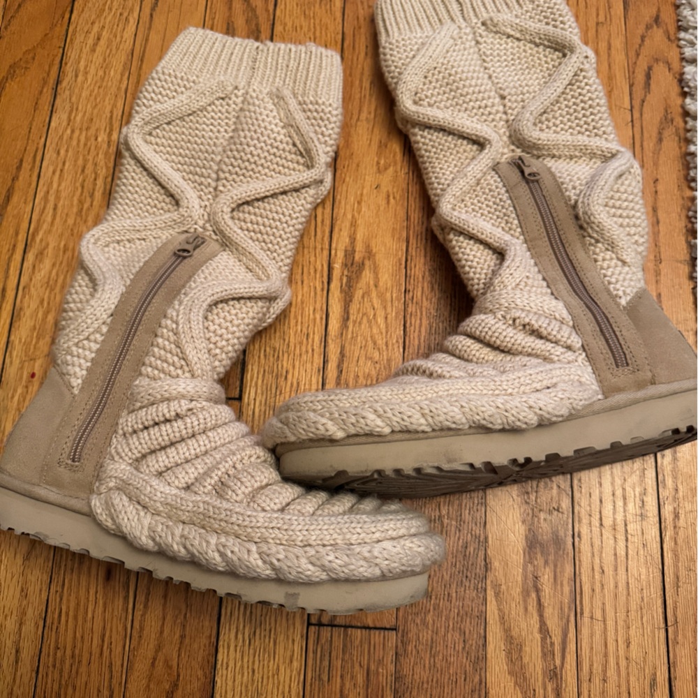 Cream Winter Boots with Chunky Knit Design and Mid-Calf Height - Picture 5 of 5